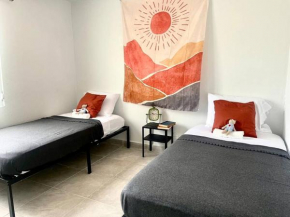 Casa Gumamela - Bright & Spacious 5-Bedroom Unit, San Juan